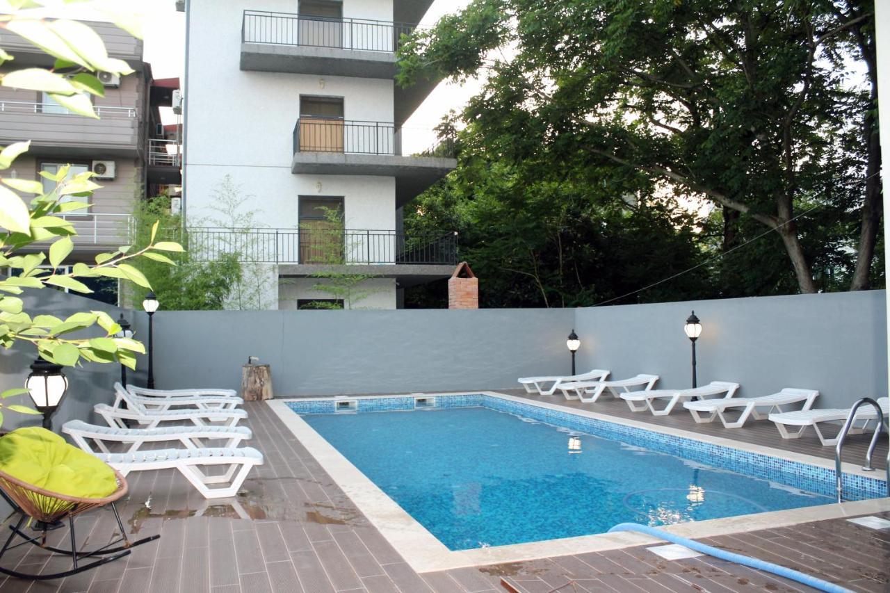 Cozy House Hotel Kobuleti Ngoại thất bức ảnh