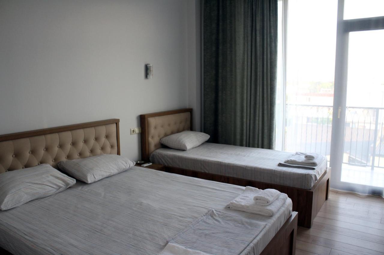 Cozy House Hotel Kobuleti Ngoại thất bức ảnh